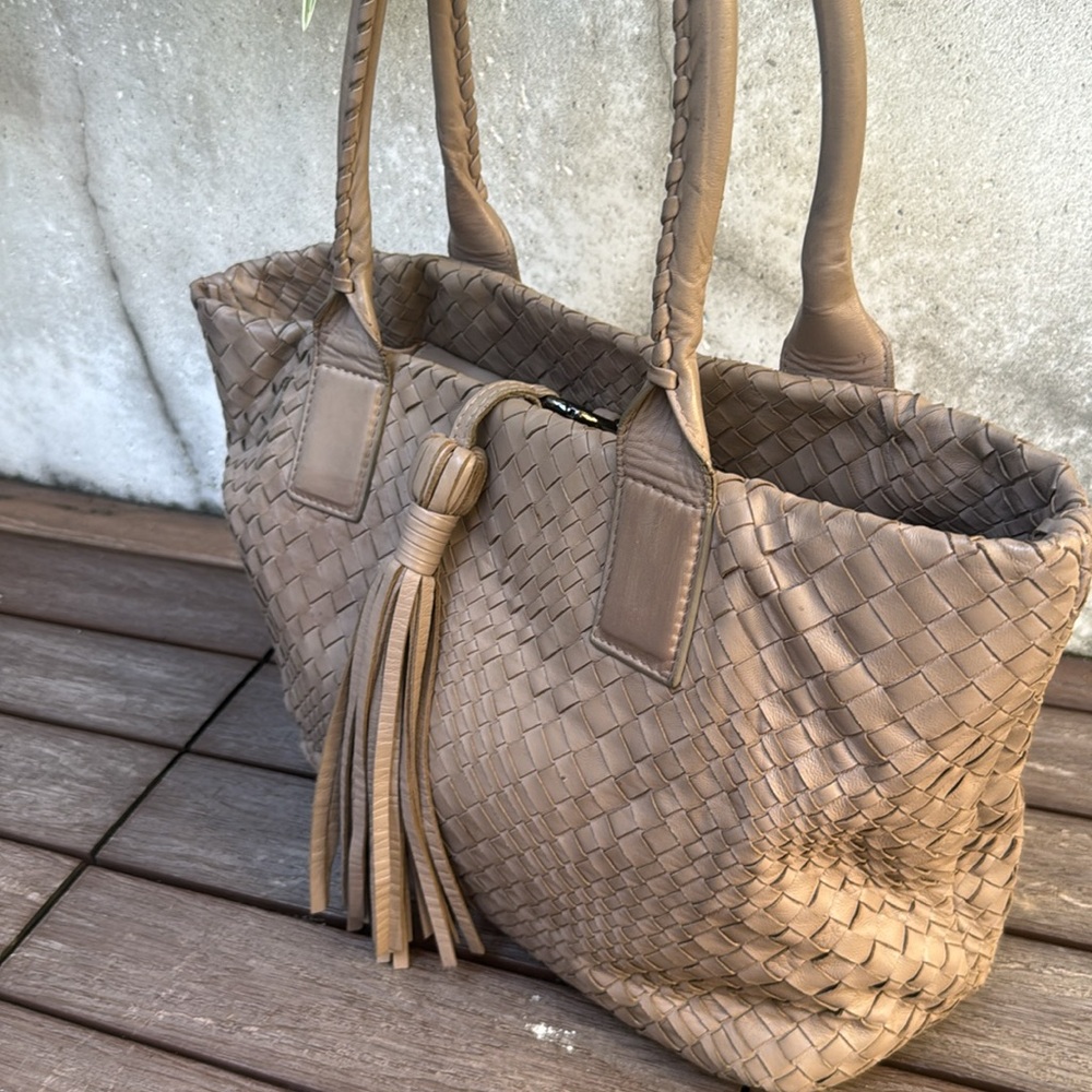 Setefano Bravo Woven Tan Tote Bag - Picture 2 of 10